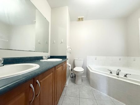 For Lease - 92 Guinevere Road, Markham, Ontario - Photo 5