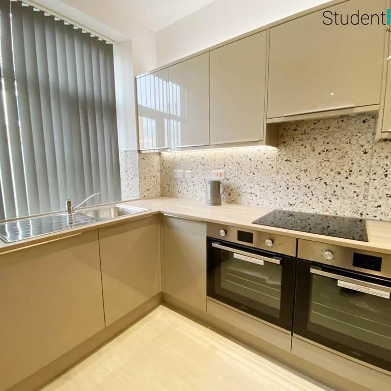 5 bedroom house to rent - Photo 1