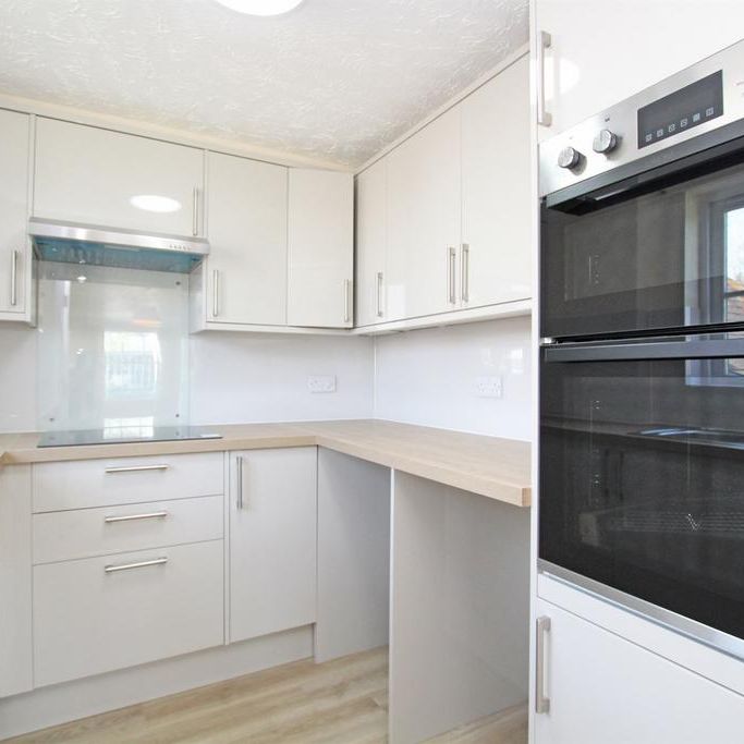 2 bedroom retirement property to rent - Photo 1