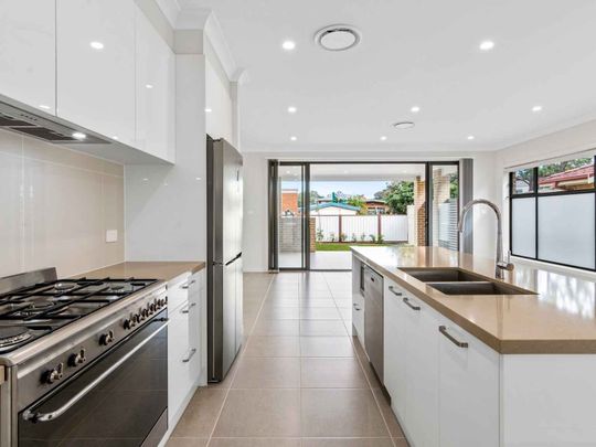 MODERN PET FRIENDLY DUPLEX IN HEART OF LITTLE BAY! - Photo 1