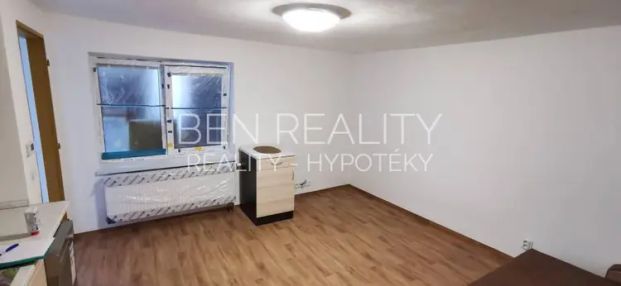 Pronájem - byt 1+kk Kvasice Bělovská - kompletně po rekonstrukci, dvůr-posezení, parkování u domu - Photo 1