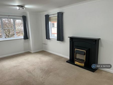 2 bedroom flat to rent - Photo 2