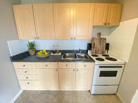 1 Bed Apartment | West Edmonton | Electricity & Water Included - Photo 4