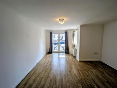 2 bedroom ground floor flat to rent - Photo 3