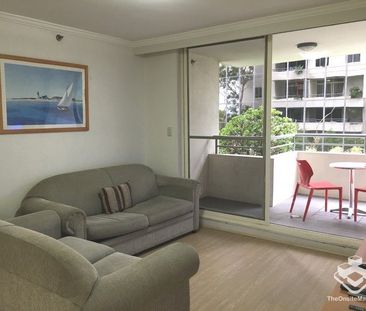 Location! Modern 1 bedroom apartment in Chatswood CBD - Photo 4