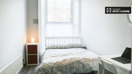 Bed in a triple room in a 5-bedroom house in Stoneybatter - Photo 4