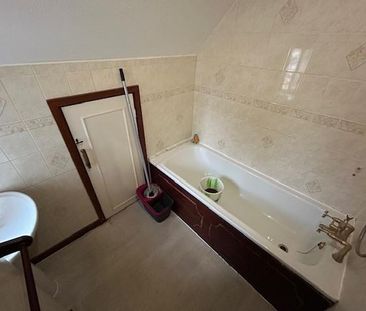 2 bedroom end of terrace house to rent - Photo 1