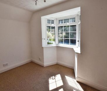 2 bedroom cottage to rent - Photo 2