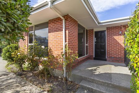 Spacious executive family home! - Photo 5