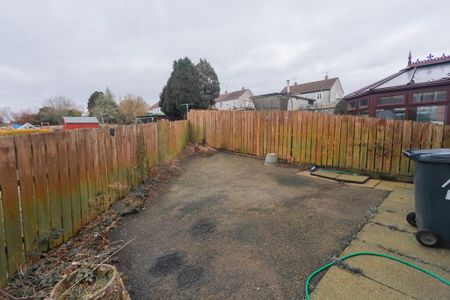 58 Chichester Park Central, Ballymena, BT42 4BG - Photo 3