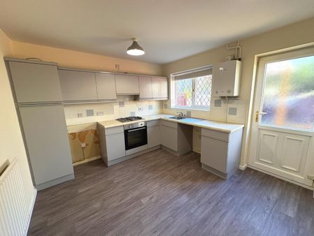 2 bedroom House To Let Total Size: 732 SQ FT - Photo 2