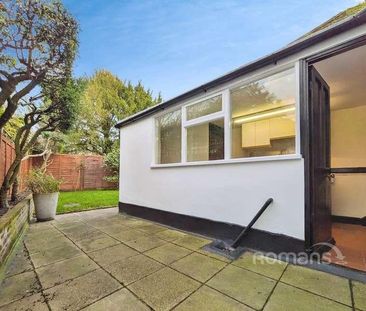 The Street, Waltham St. Lawrence, Reading, Berkshire, RG10 - Photo 6