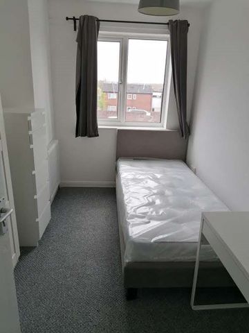 1 bed house / flat share to rent in Bennett Court - Photo 3