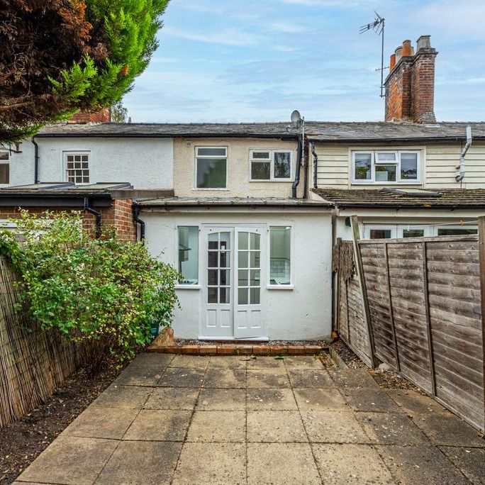 2 bedroom cottage to rent - Photo 1