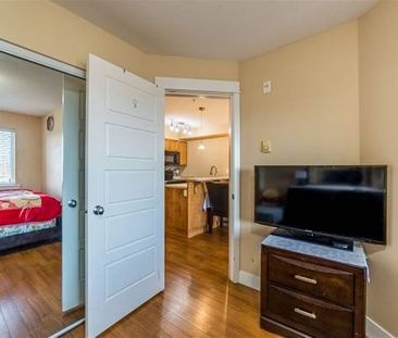 1 Bedroom+ Den Prime location - Photo 4