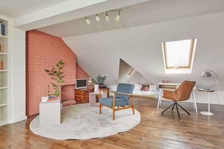 Stunning House - Photo 2