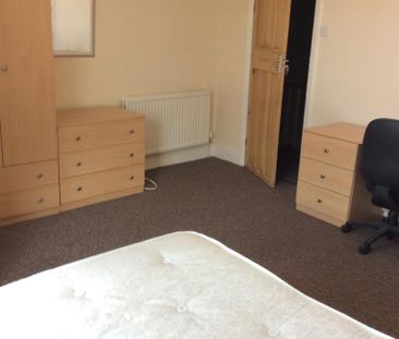 3 bedroom terraced house to rent - Photo 4