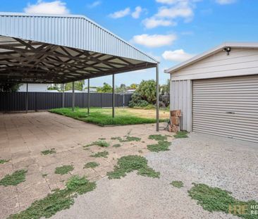 Comfortable & Convenient Living Near the Wimmera River - Photo 2