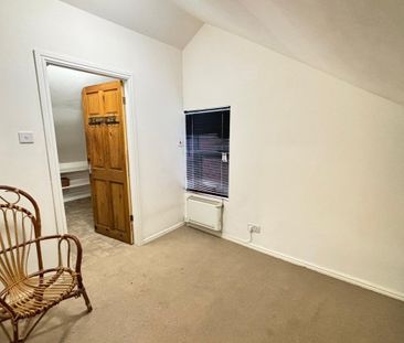 Winnington Lane - Photo 1