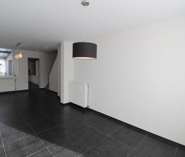 RUIME STADSWONING MET 4 SLAAPKAMERS EN TUIN IN IEPER - Photo 3