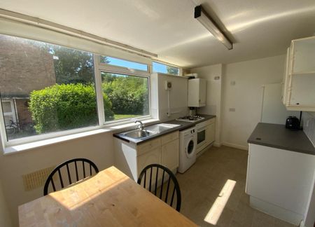 2 bedroom flat - ground floor to rent - Photo 5