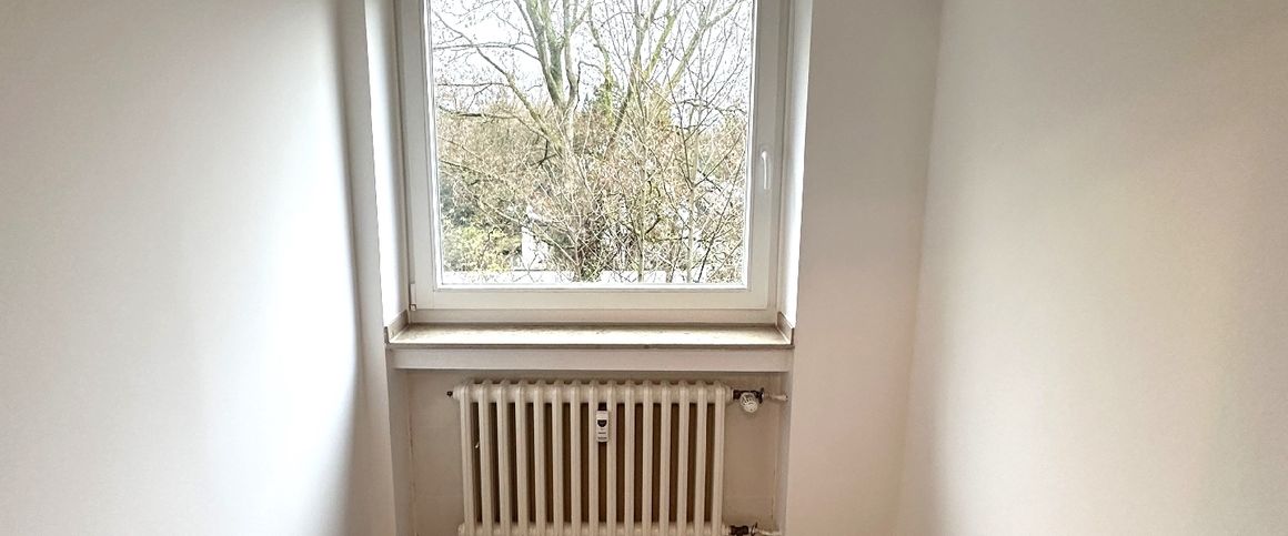 Düsseldorf-Stockum: Großzügige 2,5-Zimmer-Wohnung mit Balkon und Einbauküche! - Photo 1