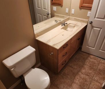 Airdrie 3 Bedroom/2.5 Bath Townhouse — 1204, 2384 Sagewood Gate SW - Photo 1