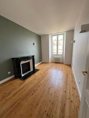 Location Appartement 3 pièces 95m² NIORT 79000 - Photo 2