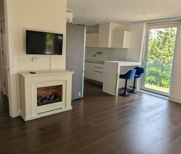 3 Bed Flat, Merlin Court, SE3 - Photo 2