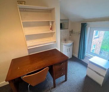 Serviced Room, Room 7, 7 Malone Avenue, Belfast, BT9 6EN - Photo 1