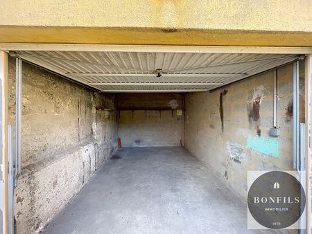 A LOUER AVIGNON PREMIERE CEINTURE EXTRA-MUROS (84000) : une maison non meublée, climatisée de 4 pièces plain-pied, avec jardin et garage., - Photo 4