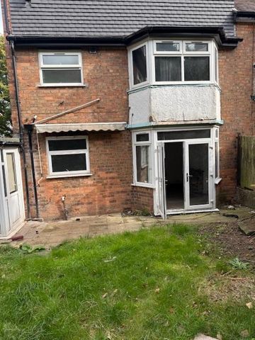 3 bedroom semi-detached house to rent - Photo 4