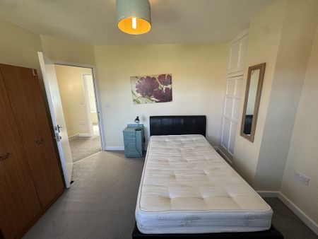 Wycliffe Avenue, Tang Hall - P2045 - Photo 2