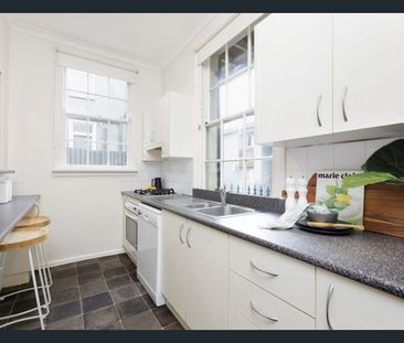 Charming Victorian Terrace in Woollahra Village – Prime Location - Photo 5