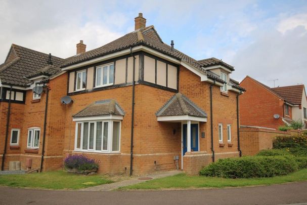 3 bedroom semi-detached house to rent - Photo 1