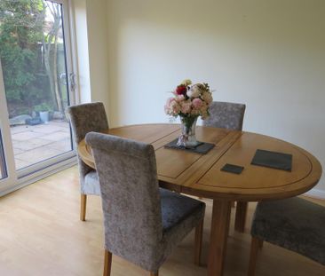 4 bedroom detached house to rent - Photo 2