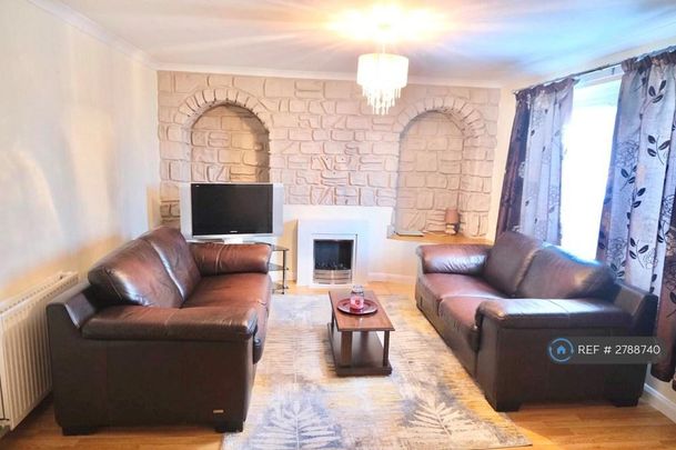 2 bedroom terraced house to rent - Photo 1