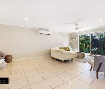 SEASIDE SERENITY JUST 450M FROM THE BEACH WITH SPACE, STYLE & CONVE... - Photo 6