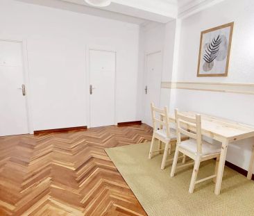 Room in a shared 6-bedroom apartment for rent in Castilla - Foto 4