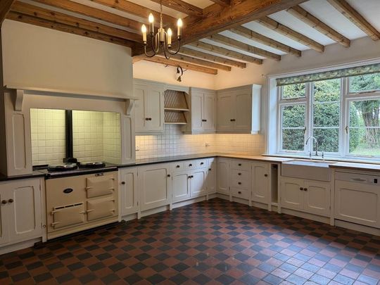 5 bedroom detached house to rent - Photo 1