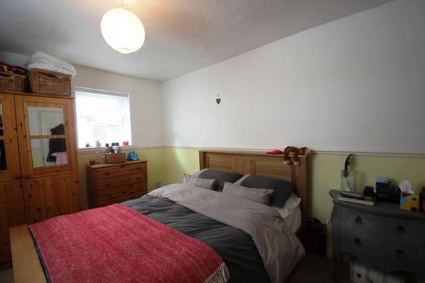 19A Chapel Avenue, Addlestone - 1 bedroomProperty for lettings - Seymours - Photo 1