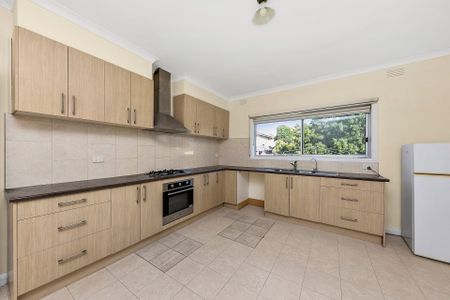 22 Barry Road, Burwood East - Photo 2