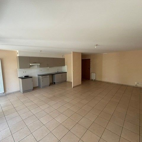 Location Appartement 3 pièces 72m² LA MOTTE SERVOLEX 73290 - Photo 1