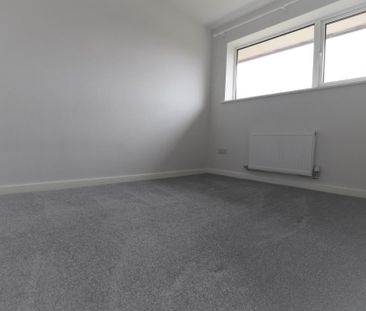 2 bedroom semi-detached house to rent - Photo 2