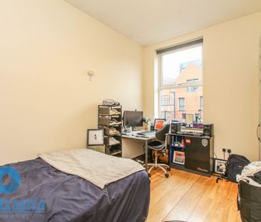 9 bed Semi-Detached House for Rent - Photo 3