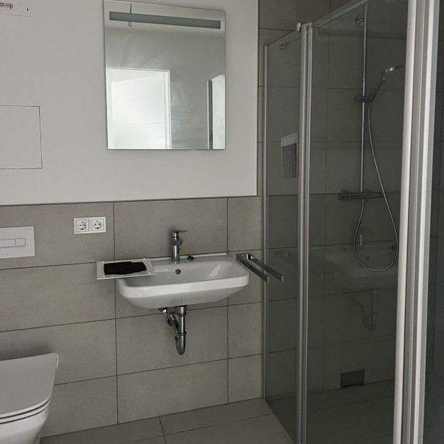 Exklusive hübsche Dachgeschosswohnung! Barrierefrei mit Loggia! - Foto 1