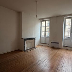Location Appartement 1 pièce 35m² BORDEAUX 33000 - Photo 2