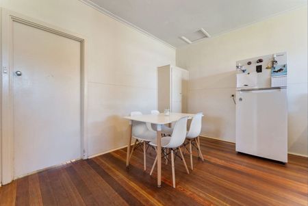 Neat & Spacious 3-Bedroom Home - Photo 4