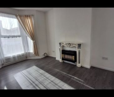 4 Bed End Terrace, Hornby Boulevard, L20 - Photo 1