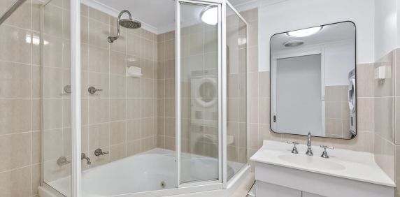 Stylish Two-Bedroom Apartment in Prime Inner-South Location - Photo 2